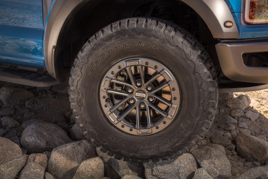 Колеса Ford F-150 Raptor SuperCrew 2018 года  (фото 16 из 20)